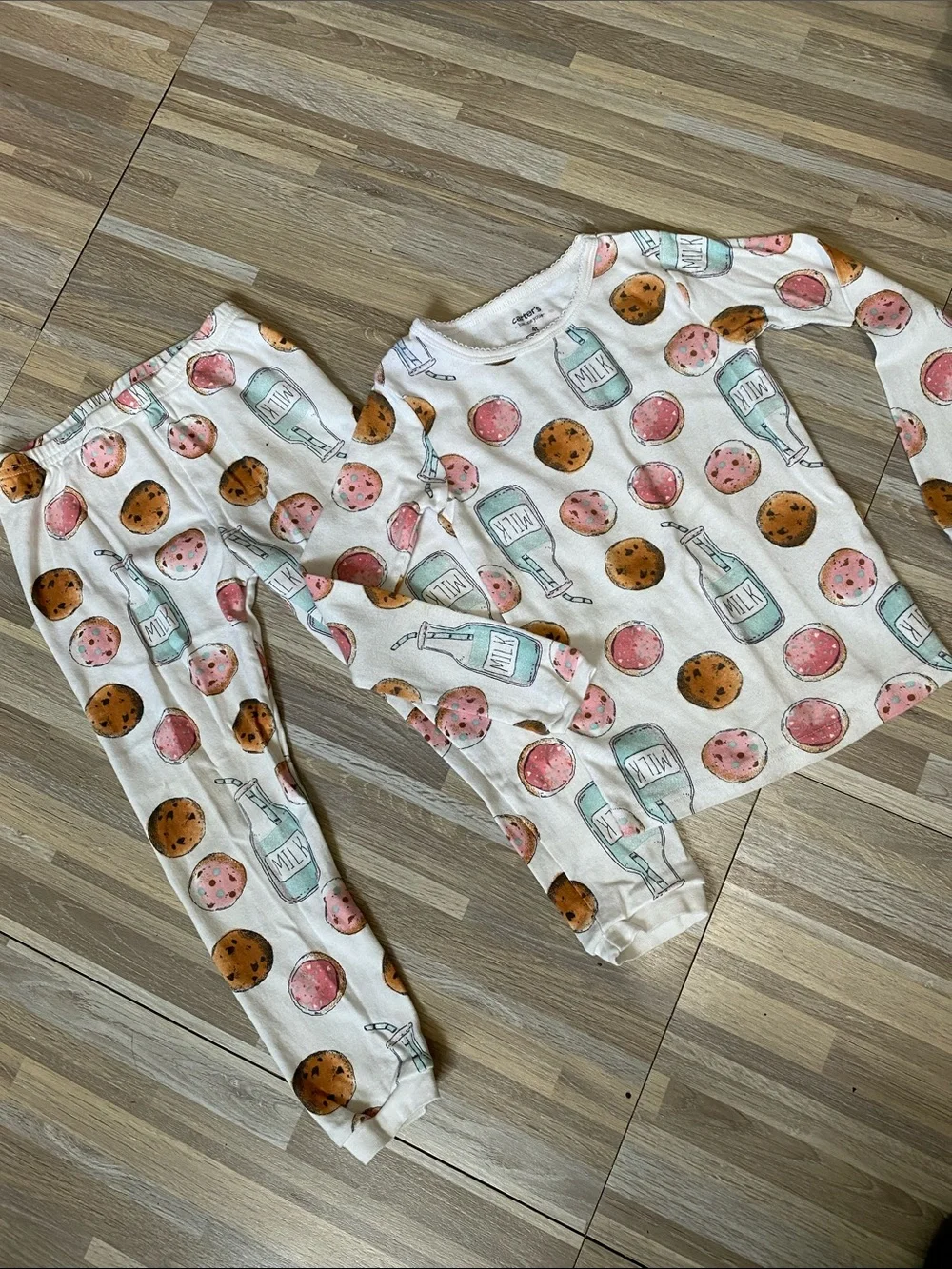 CARTER’s Milk and Cookies 2 piece pajama set size toddler girls 4T